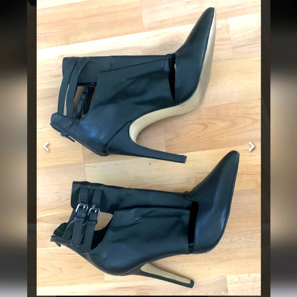 MIA Black Heeled Boots with Sleek Design